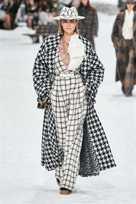 chanel runway fashion week